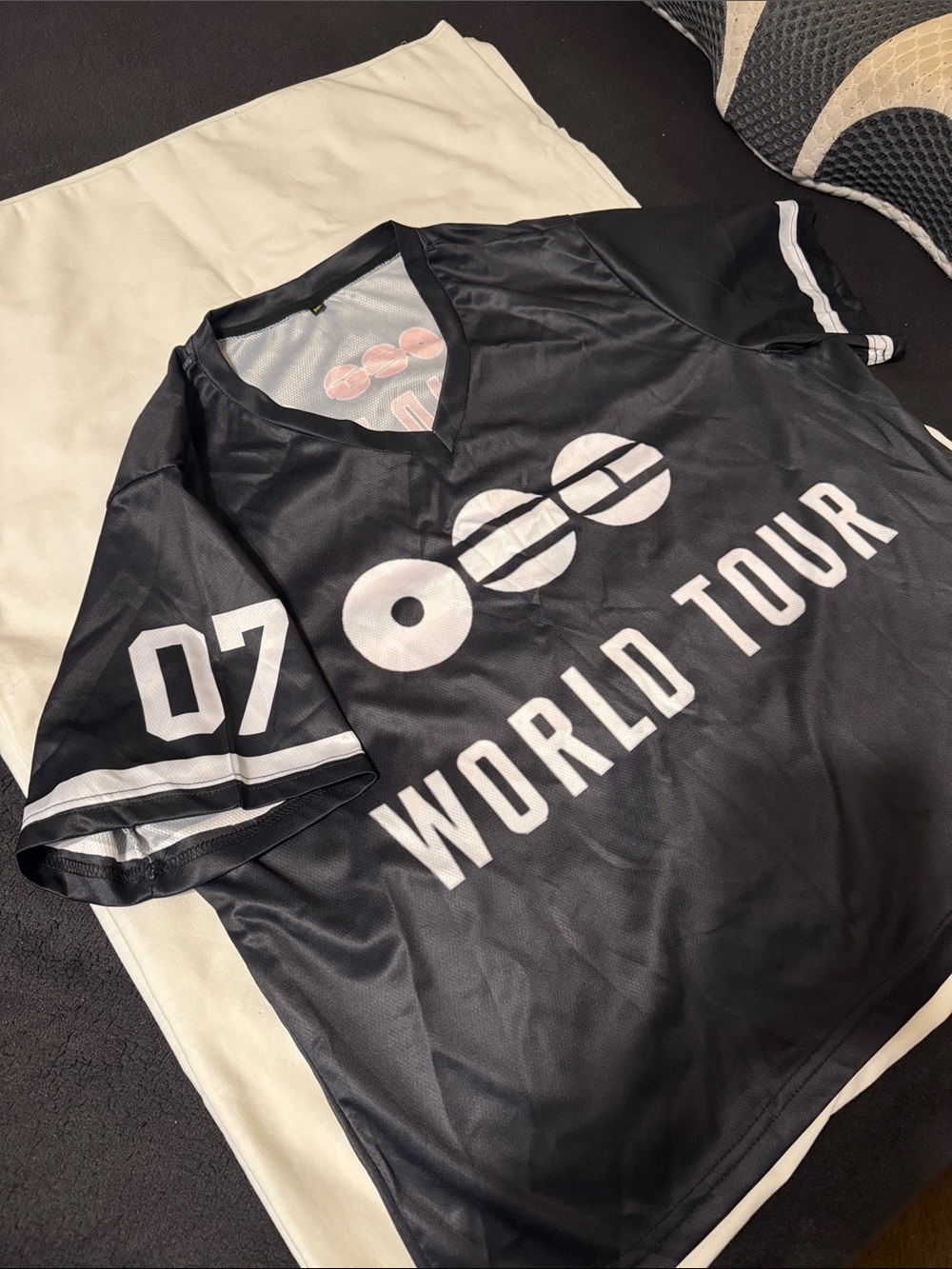 BTS V neck crop Baseball Jersey 2026 Arirang World Tour with All Members Names - Picture 3 of 4